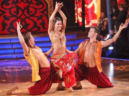 DANCING WITH THE STARS, DEREK HOUGH, MARIA MENOUNOS, HENRY BYALIKOV DANCING WITH THE STARS, DEREK HOUGH, MARIA MENOUNOS, HENRY BYALIKOV